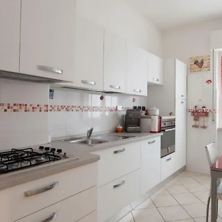 Rebecca House * ラ・スペツィア