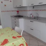 Rebecca House Apartment *