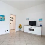 Rebecca House Apartment *