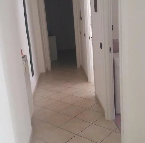 Rebecca House لا سبيتسْيا